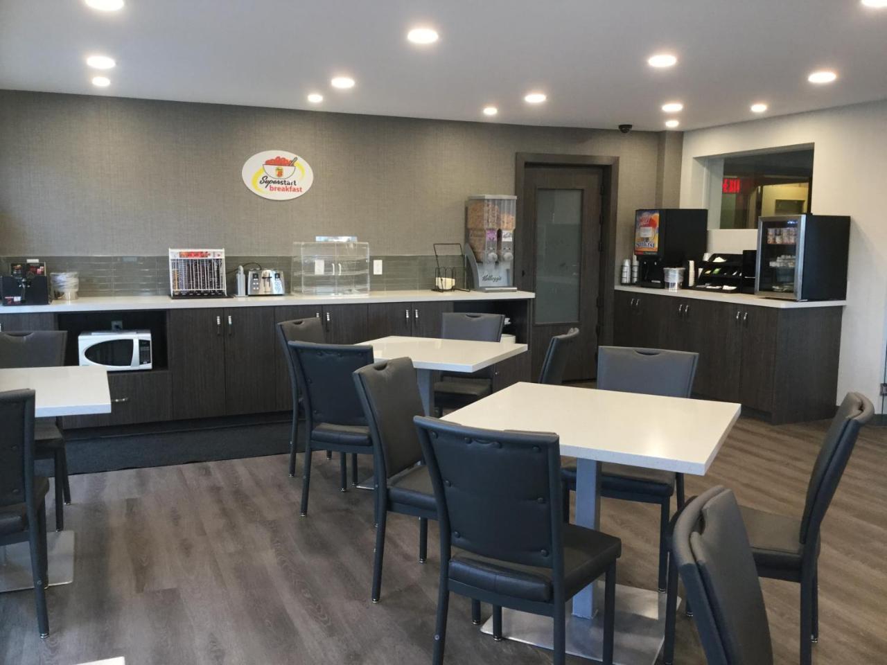 מלון Super 8 By Wyndham לטברידג' מראה חיצוני תמונה
